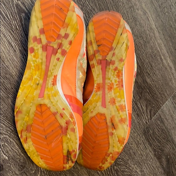 Nine West & New Balance Floral Running Shoes - Picture 4 of 5